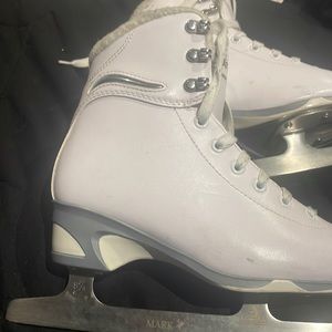 Girls Ice skates